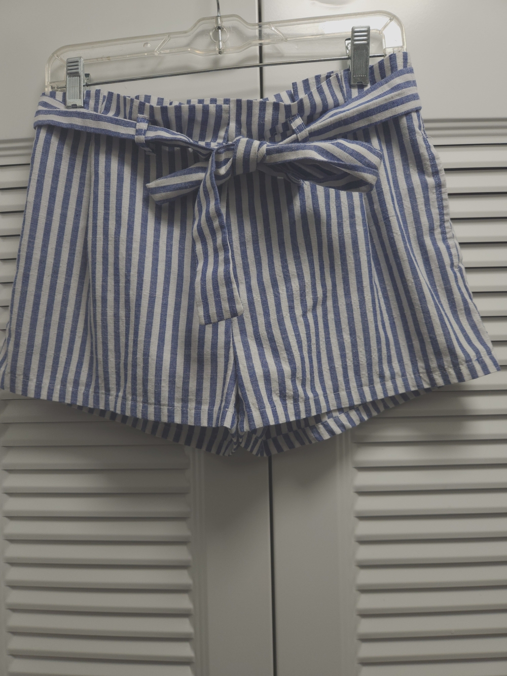 Love Tree Blue & White Striped Paperbag Waist Shorts Size Small